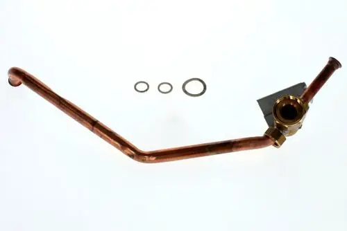 Kupferrohr mit angebautem Anschlussstück und Dichtungen, möglicherweise für ein Bosch-Gerät geeignet. Das Rohr hat mehrere Biegungen und ist primär für Fluidtransport konzipiert.